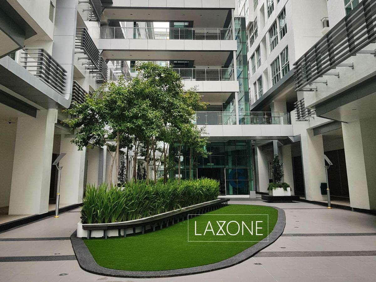 Kampong Sembulan Sutera Avenue Kota Kinabalu - Laxzone Suite מראה חיצוני תמונה